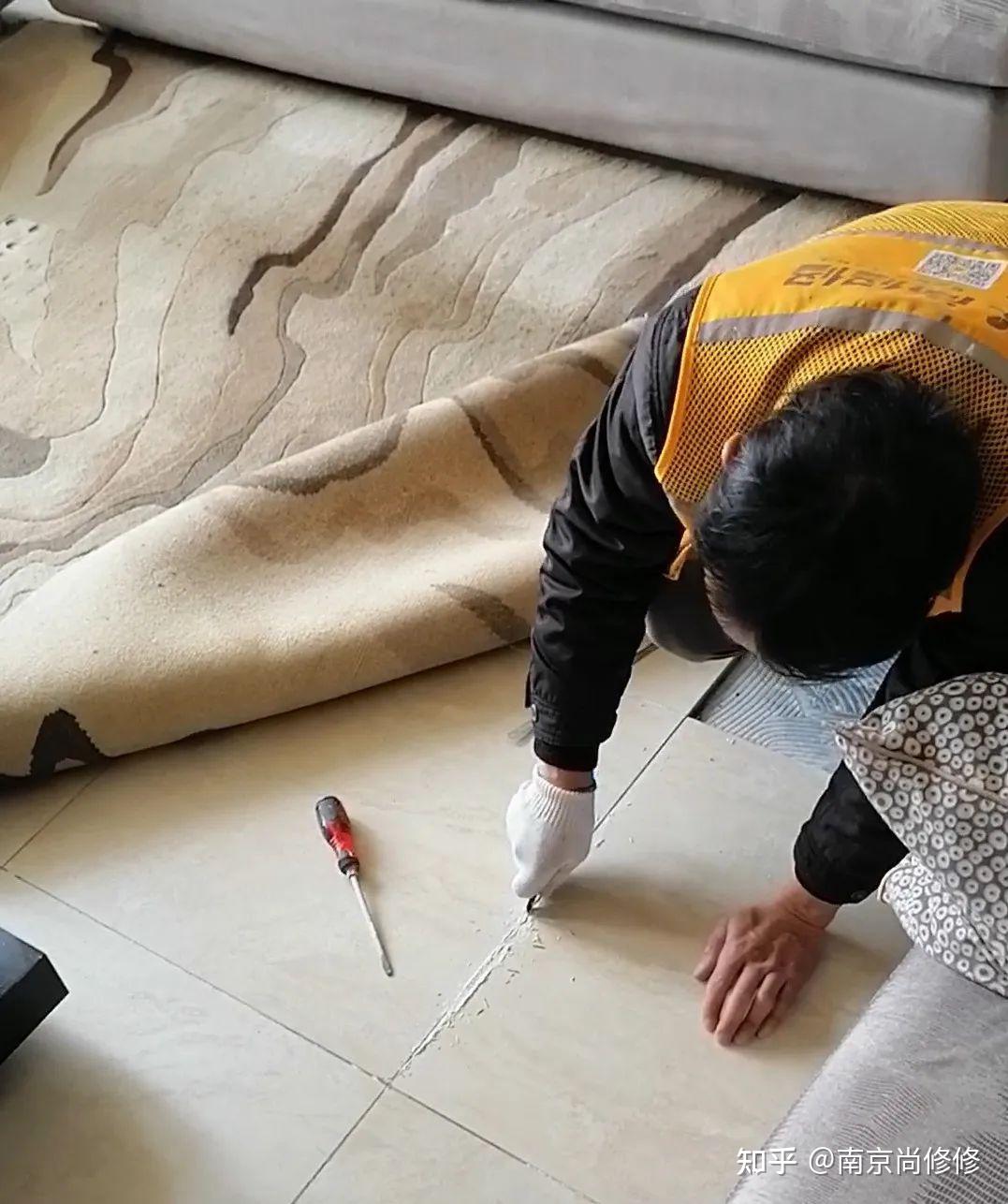 地板砖空鼓最简单的修补方法视频(地板砖空鼓最简单的修补方法视频大全)